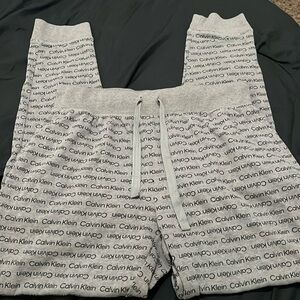 women’s calvin klein joggers M